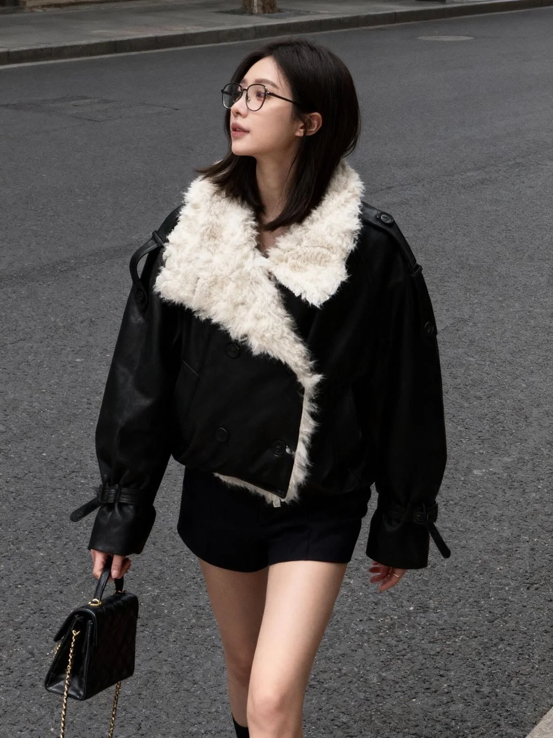 Black Biker Jacket Lamb Fur Collar Oversize Patchwork Autumn Winter Fashion High-End Feel Short Length Single Button Closure
