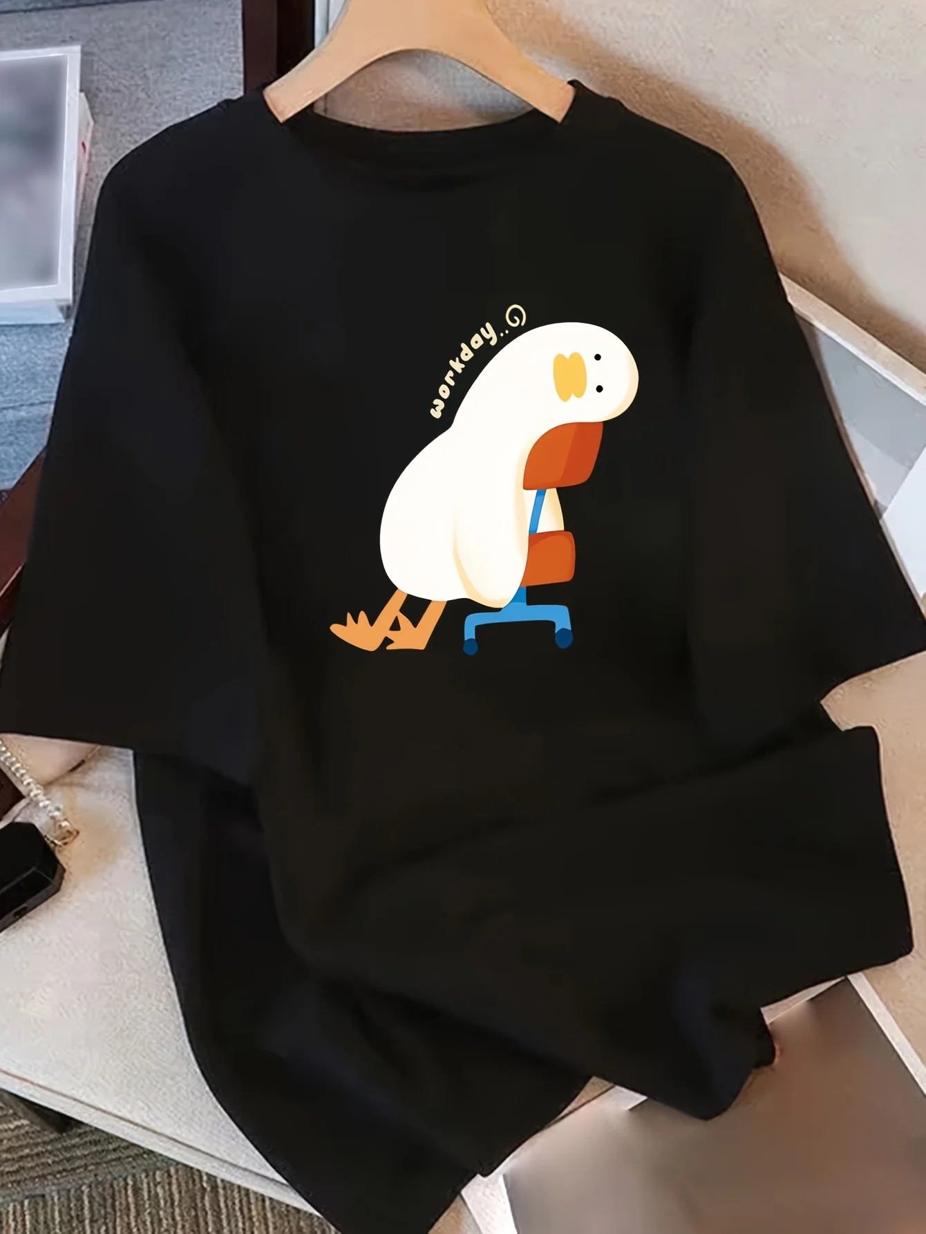 Women‘s Crew Neck Short Sleeved T-shirt with Lazy Goose Print Funny Casual Tshirt Graphic Y2k Tops Clothes Female Outfit 2000s