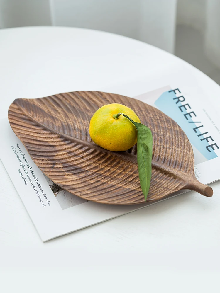 Walnut solid wood plate wooden fruit plate household log tray tea cup tray  creative leaf dessert plate