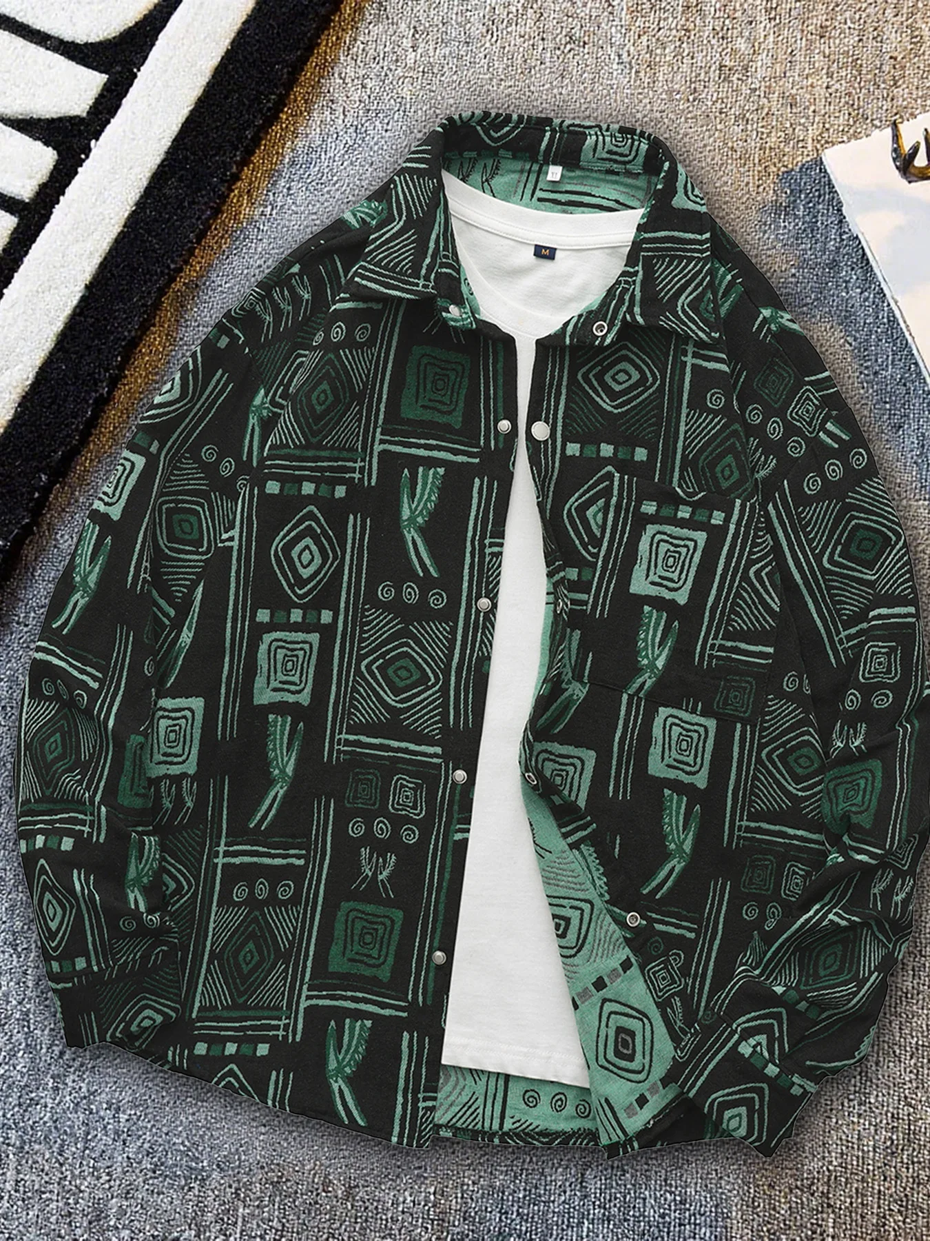 

Spring and autumn men's jacket, stylish and casual with a trendy ethnic print, new versatile casual turn-down collar jacket