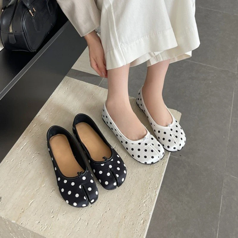 2026 New Women's Polka Dot Split-Toe Flats, Soft Slip-On Ballet Shoes, Comfortable Fashion Casual Flat Shoes for Ladies image 5