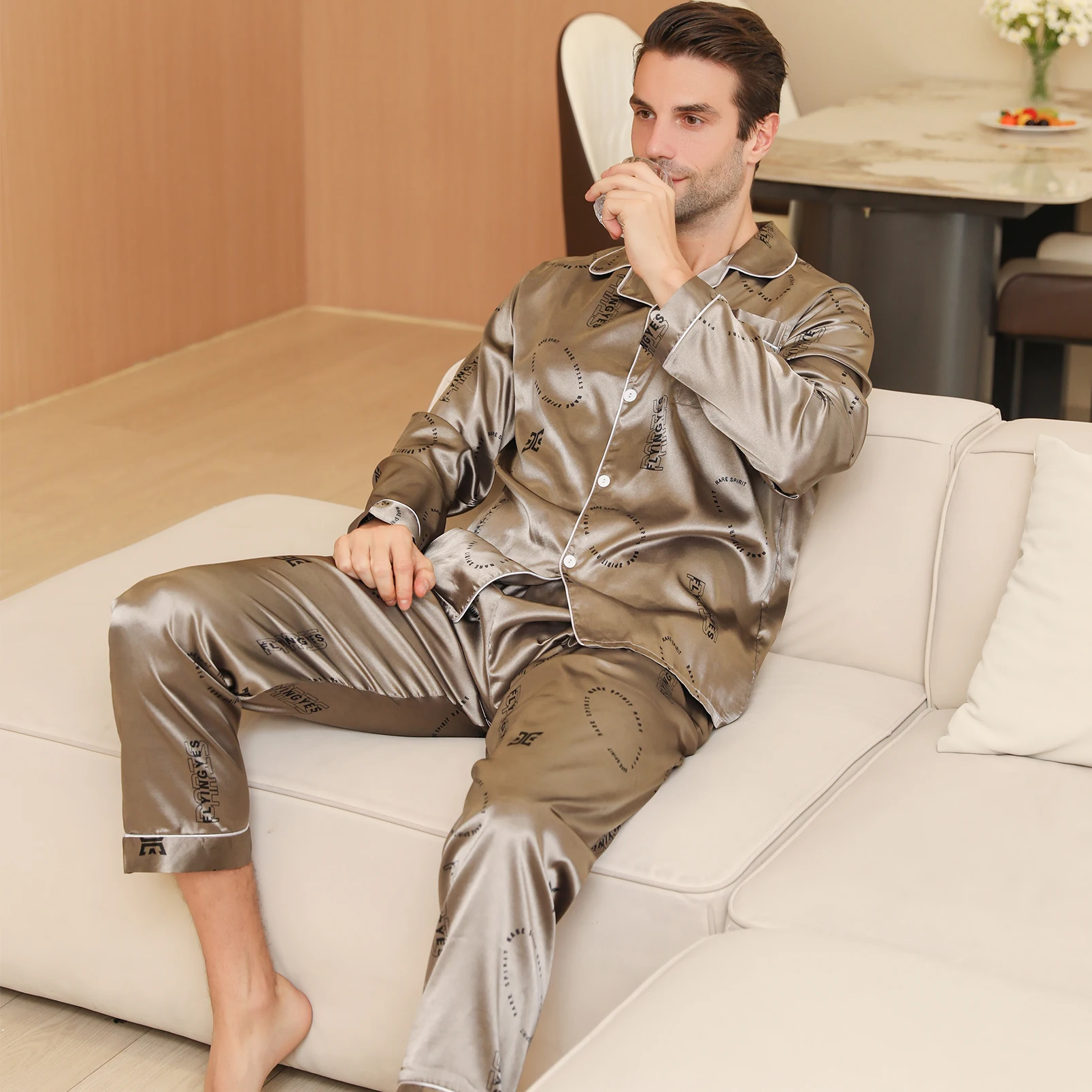 Men\'s pajamas long sleeves summer ice beautiful home clothes men\'s spring and autumn casual thin cardigan can wear out two suits