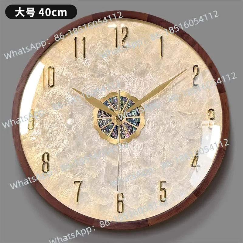 

Легкие роскошные настенные часы из цельного дерева, бесшумное украшение, настенные часы для гостиной, высококачественные настенные часы в средневековом стиле 2025