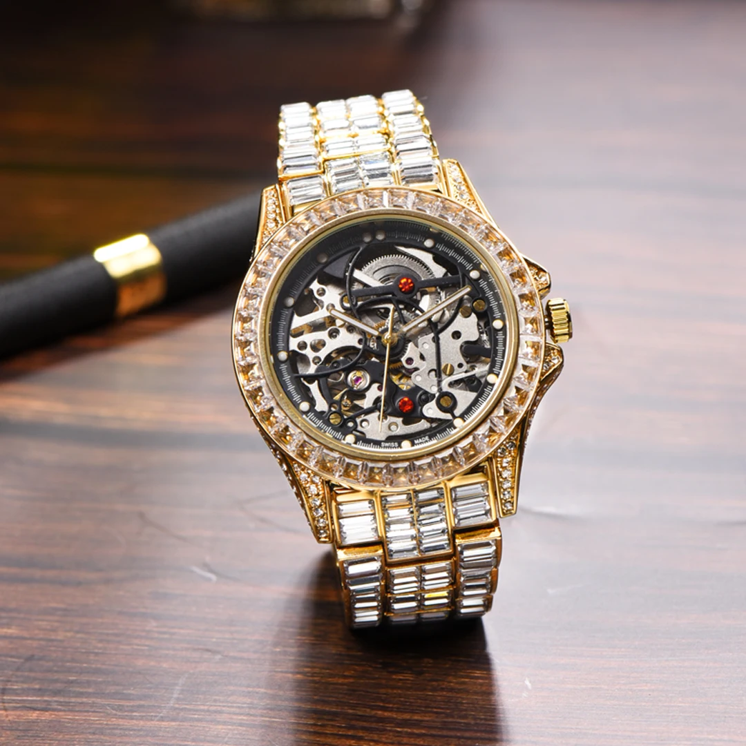 Orologi automatici ghiacciati per uomo orologio da polso di lusso completamente con diamanti orologio meccanico con lancette luminose Tourbillon