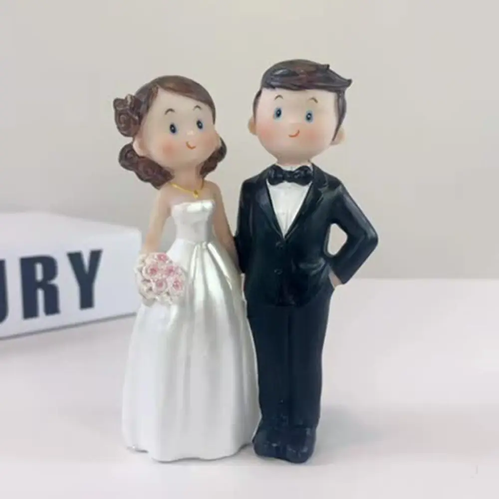 Office Home Decoration Desktop Handmade Crafts Groom Bride Marry Ornaments Art Sculpture Resin Figurine Figurine Statue