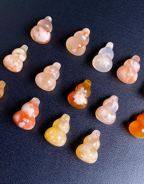

AA Natural cherry agate pendant lovely small gourd pendant female jade pendant jade ice through floating flower a thing picture