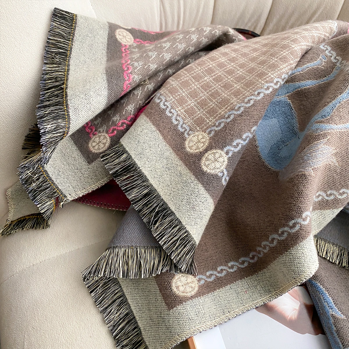 Neue Luxus Marke Zweiseitige Jacquard Schal Kaschmir Weiche Warme Fringe Pashmina Das Pferd Schal Winter Kältebeständig Winddicht Decke – Detail 7