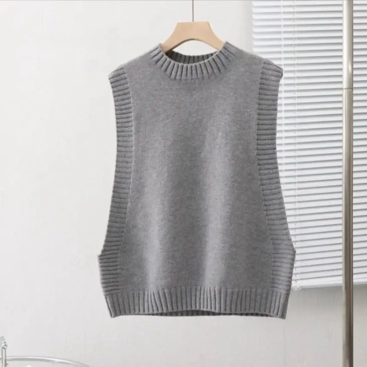 

Women Sweater Vest Spring Autumn Women Short Loose Knitted Sweater Sleeveless Ladies O-Neck Pullover Tops Female Outerwear R254