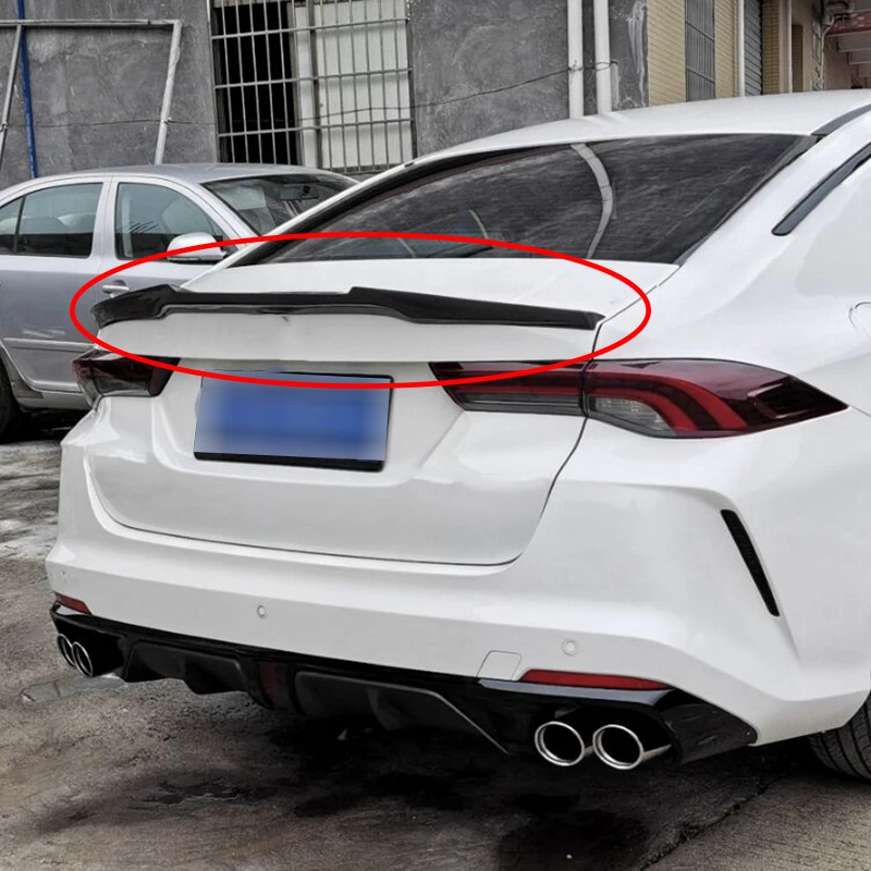 Para accesorios de alerón de fibra de carbono GAC Dodge Attitude 2021 + M4 estilo tapa trasera del maletero decoración exterior trasera del coche 2021