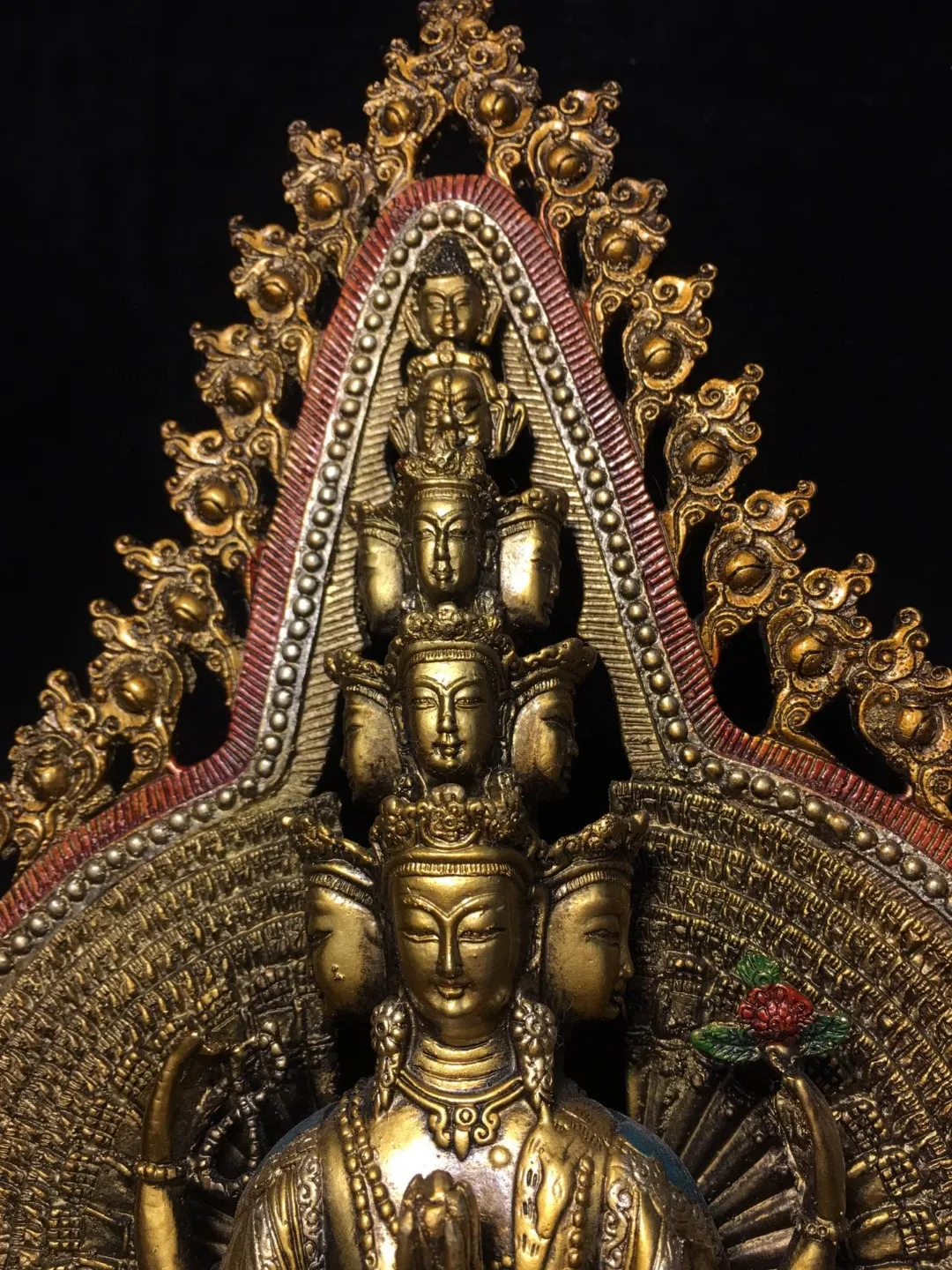 Nepal Tibetan old bronze Buddha gilded painted with thousands of hands and thousands of faces Guanyin Bodhi Buddha home Buddhist