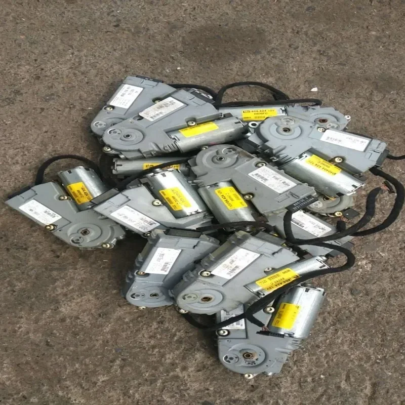 Original Dismount Used (Second Hand) Genuine Sunroof Motor Sunroof Skylight Motor for VW Golf 4 Bora Passat