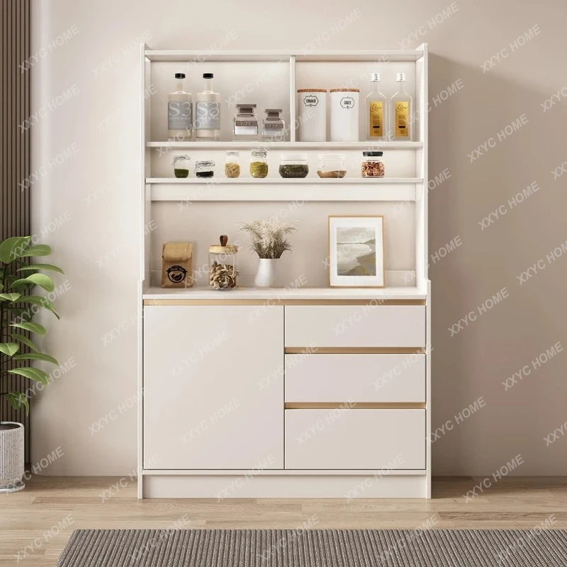 

Обеденный боковой шкаф из массива дерева, встроенный шкафчик у стены.