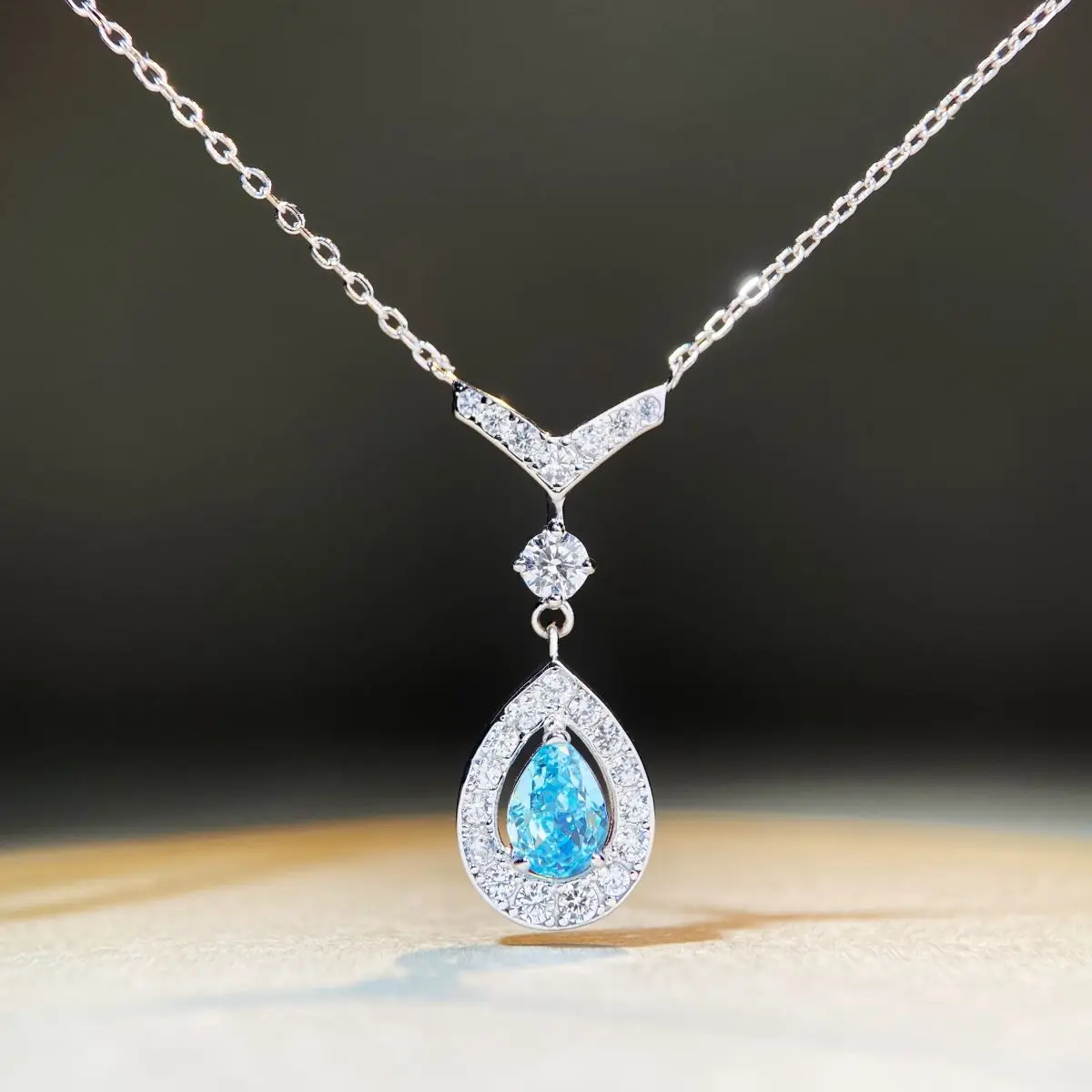 925 sterling silver water drop necklace women's V-shaped pear-shaped aquamarine pendant simple and versatile does not fade chain