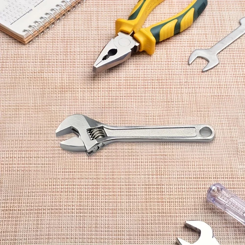 Rotatable head keychain wrench, suitable for industrial and bicycle maintenance, emergency repair kits, convenient wrenches