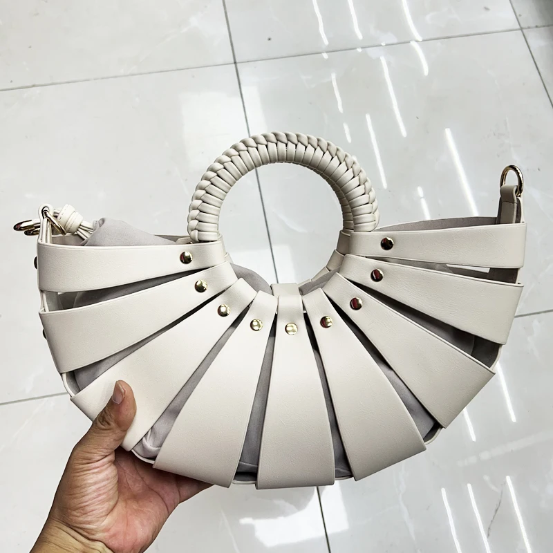 

Сумки в форме полумесяца для женщин, роскошные дизайнерские сумки и кошельки, новинка 2025 года, из искусственной кожи с выдолбленным кольцом и верхней ручкой с внутренним карманом на плечо