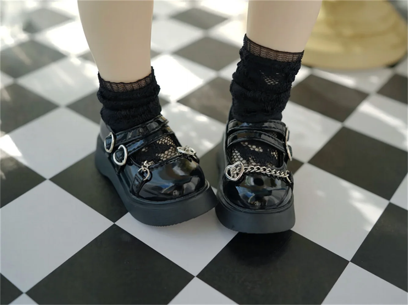 

BJD/SD shoes 1/4 Bear Sister,1/6 round head chain love patent leather shoes doll accessories