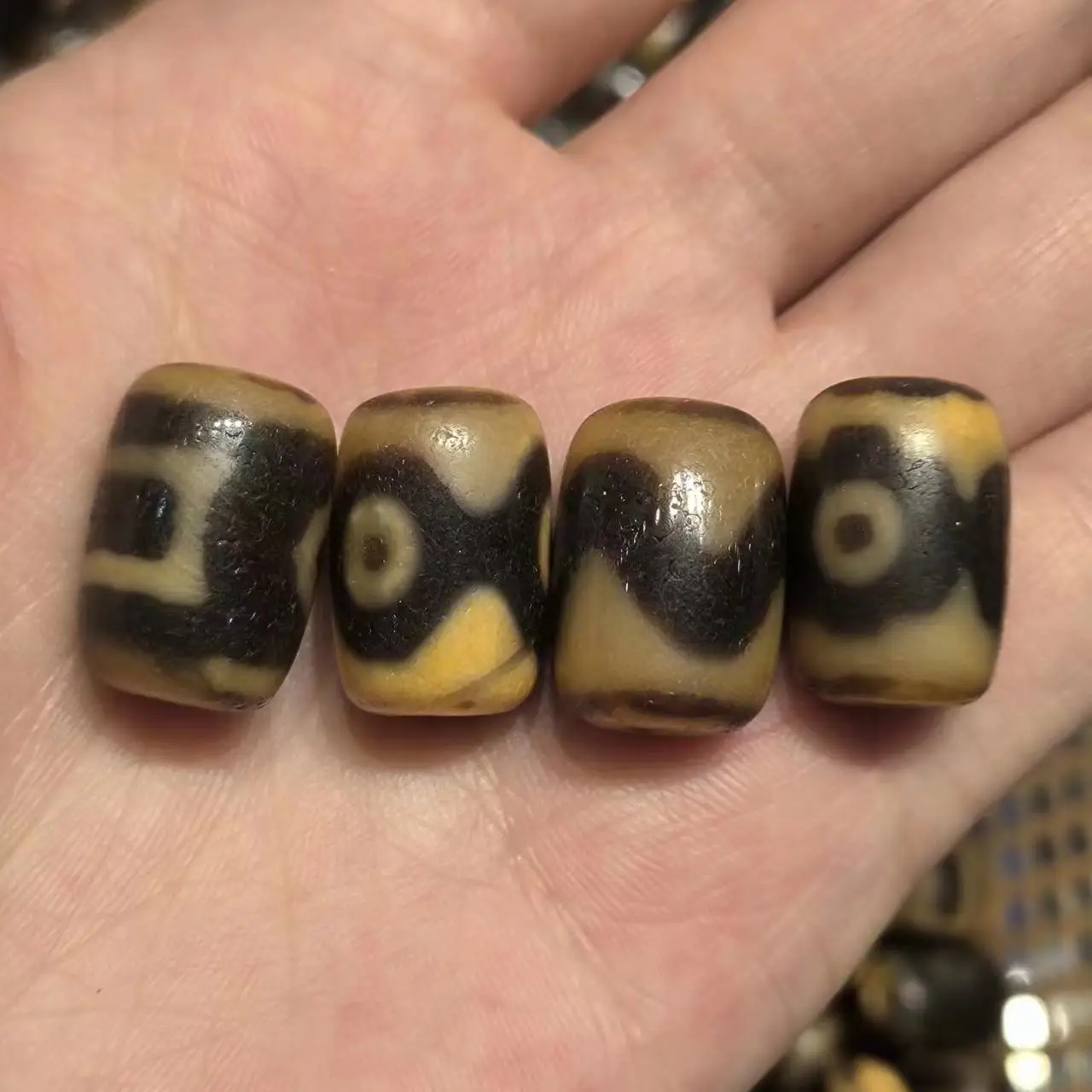 

1pcs/lot Natural Old Agate Dzi Various patterns tooth yellow weathered pattern bracelet necklace earrings precious accessories