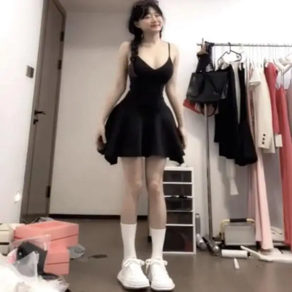 

Платье черное сексуальное больших размеров (до 136 кг), А-силуэт, без бретелек, с асимметричным подолом, приталенное, в корейском стиле, для повседневной носки