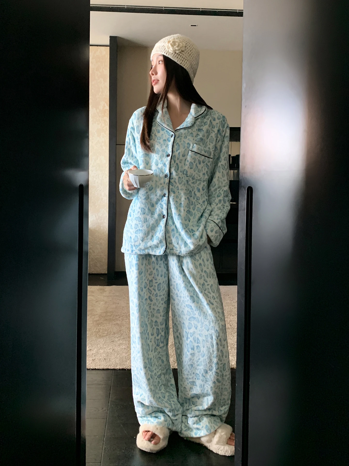 woman-plu-fce-thiened-leopard-print-spwear-loose-wide-leg-home-clothes-autumn-winter-sle-casual-comfortable