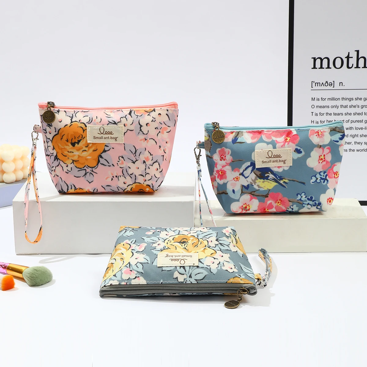 Fashionable Waterproof Oxford Cloth Cosmetic Bag Portable Travel Storage Bag Korean Version Instagram Style Makeup Bag