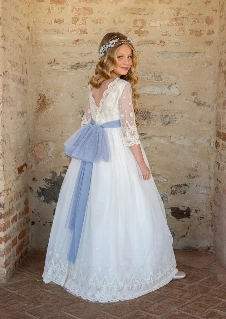 فساتين فتاة الزهور من التول لحفلات الزفاف بدون ظهر مزينة بالدانتيل على شكل زهور أنيقة للأطفال Quinceanera فستان التواصل الأول حسب الطلب