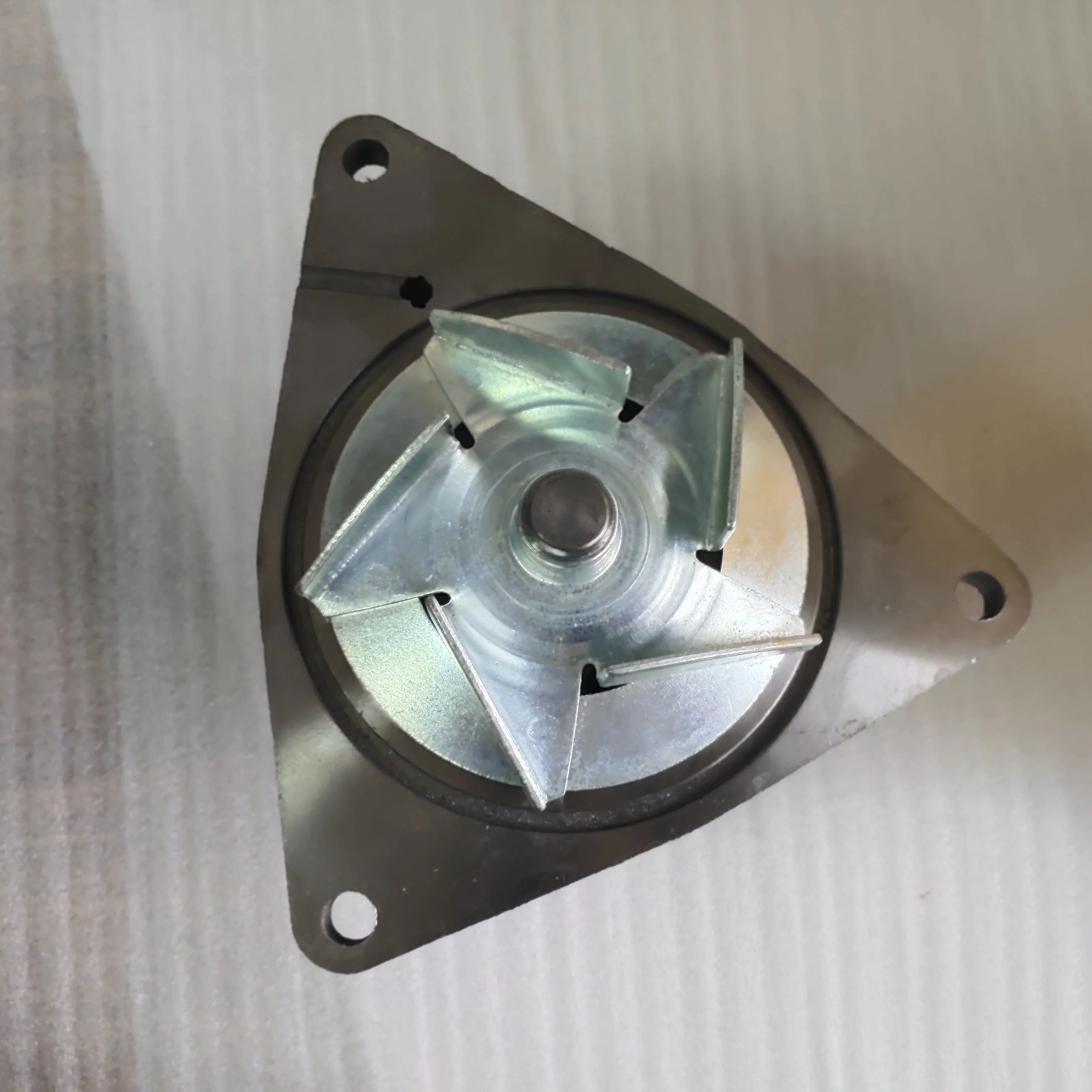 

High Quality 16100-3464/16100-3732 Water Pump for HINO J08C Construction Machinery Parts