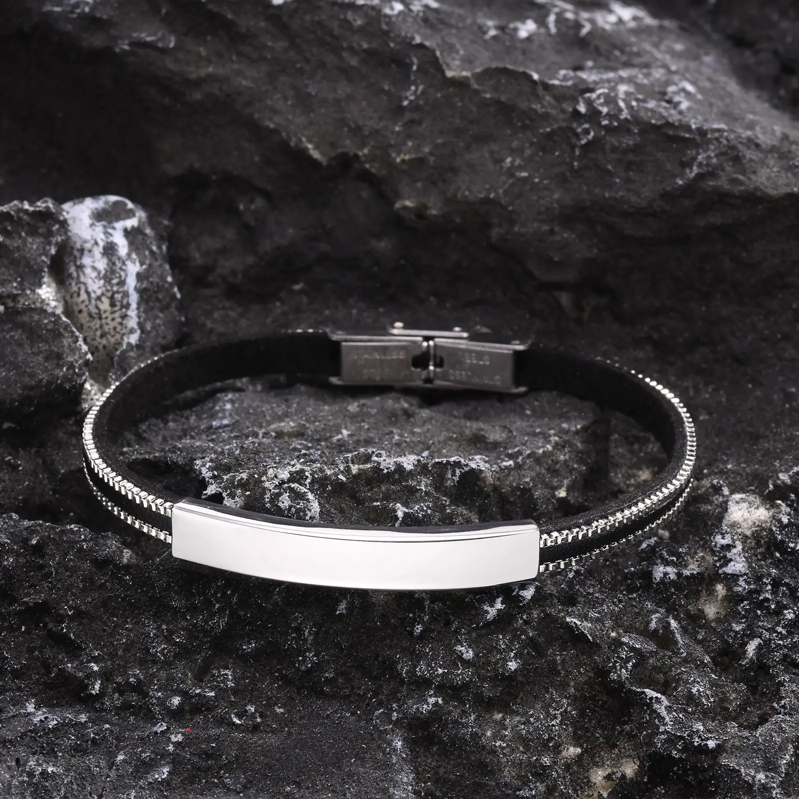 Vnox Fee-Pulseras con grabado de nombre y fecha para hombres y mujeres, brazalete de acero inoxidable de cuero PU negro, regalo personalizado para él y ella