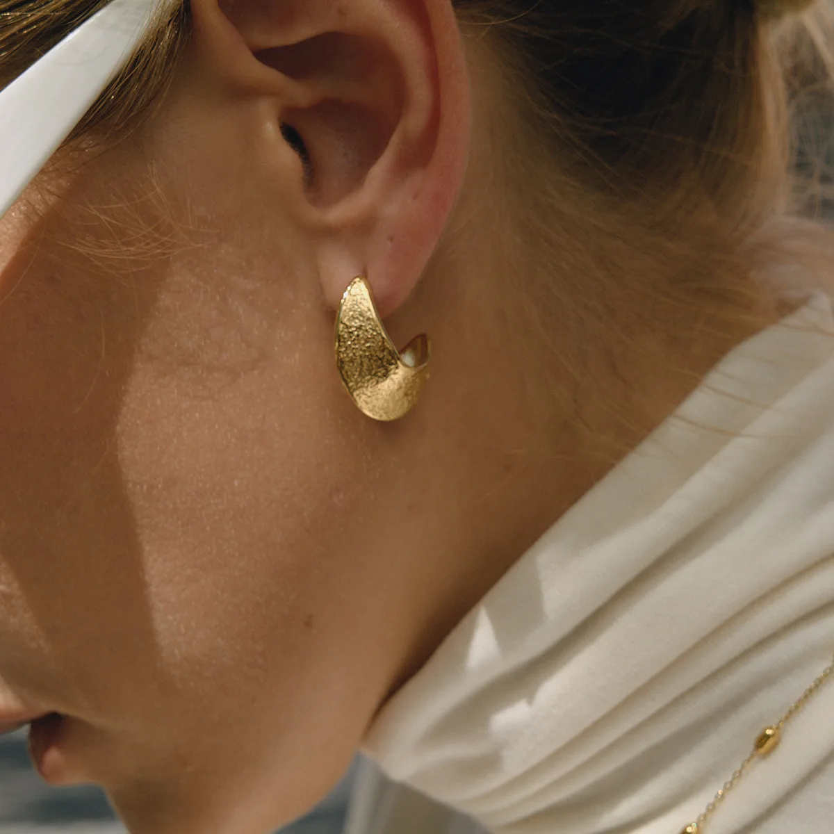 

YHTOT Simple Classic Hammer Oattern Hollow C-ring Chubby Ear studs 18K PVD Plated Stainless Steel Waterproof Jewelry