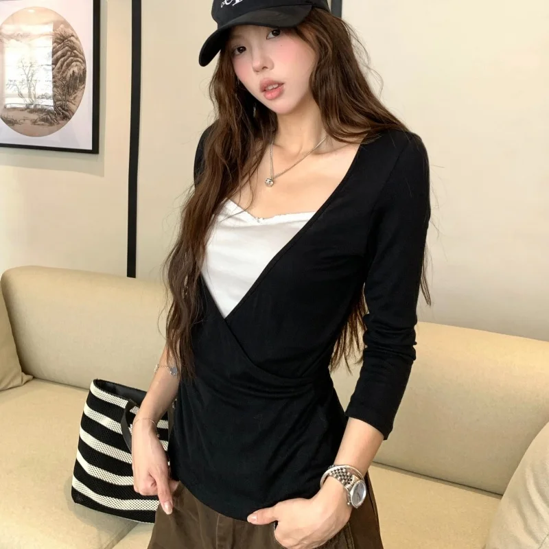 Damen Farbblock-Oberteil mit Langen Ärmeln in Schwarz, Einzigartiges Falsches Zweiteiler-Layering-Oberteil im Koreanischen Stil, Weiches Büro- und Freizeit-Top für den Herbst – Detail 3