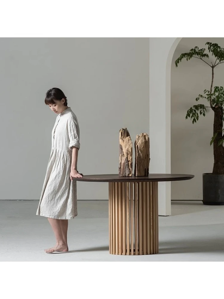 Nordic Style Solid Wood round Table Small Apartment Dining Table Log Simple Large round Designer Conference Table