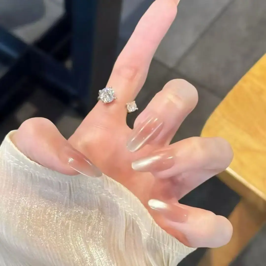 أحمر الخدود يطارد عين القطة الشعور بالثلج من خلال رقعة بيضاوية لتنظيف الأظافر وتبييض وتغيير تدريجي لطيف #2