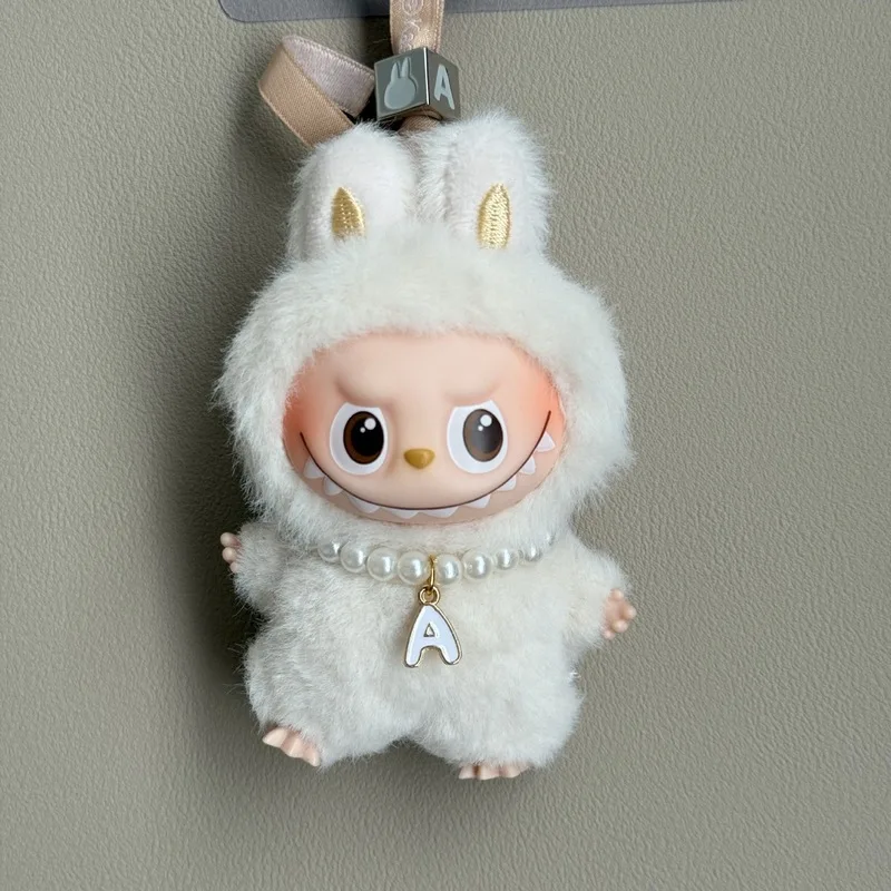 สำหรับมินิลาบูบู 4.0 พิน สำหรับชุดตุ๊กตาซีรีส์ฟอร์เลิฟ อุปกรณ์เสริมตุ๊กตามินิลาบูบู จี้มินิลาบูบู สร้อยคอไข่มุกตัวอักษร