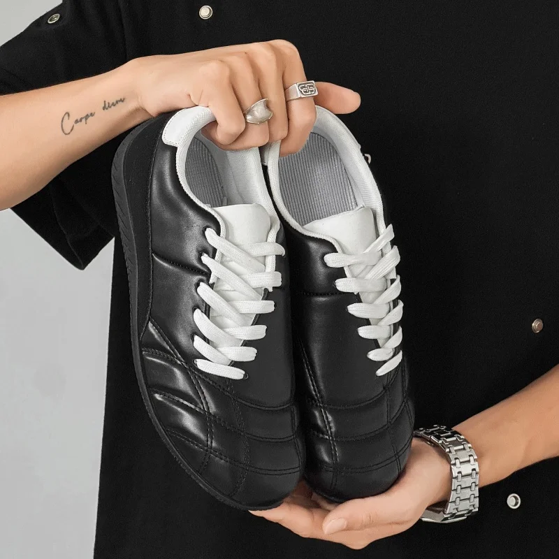 Men Solid Retro Racing Inspired Sneakers Round Toe Lace Up Daily Wear Flat Shoes Fashionable and Trendy Casual Low Cut Sports
