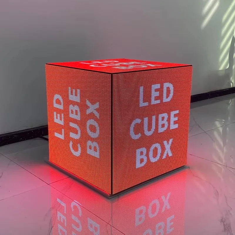 

Rotating 6-sided cube-shaped household display with 2.5mm pitch