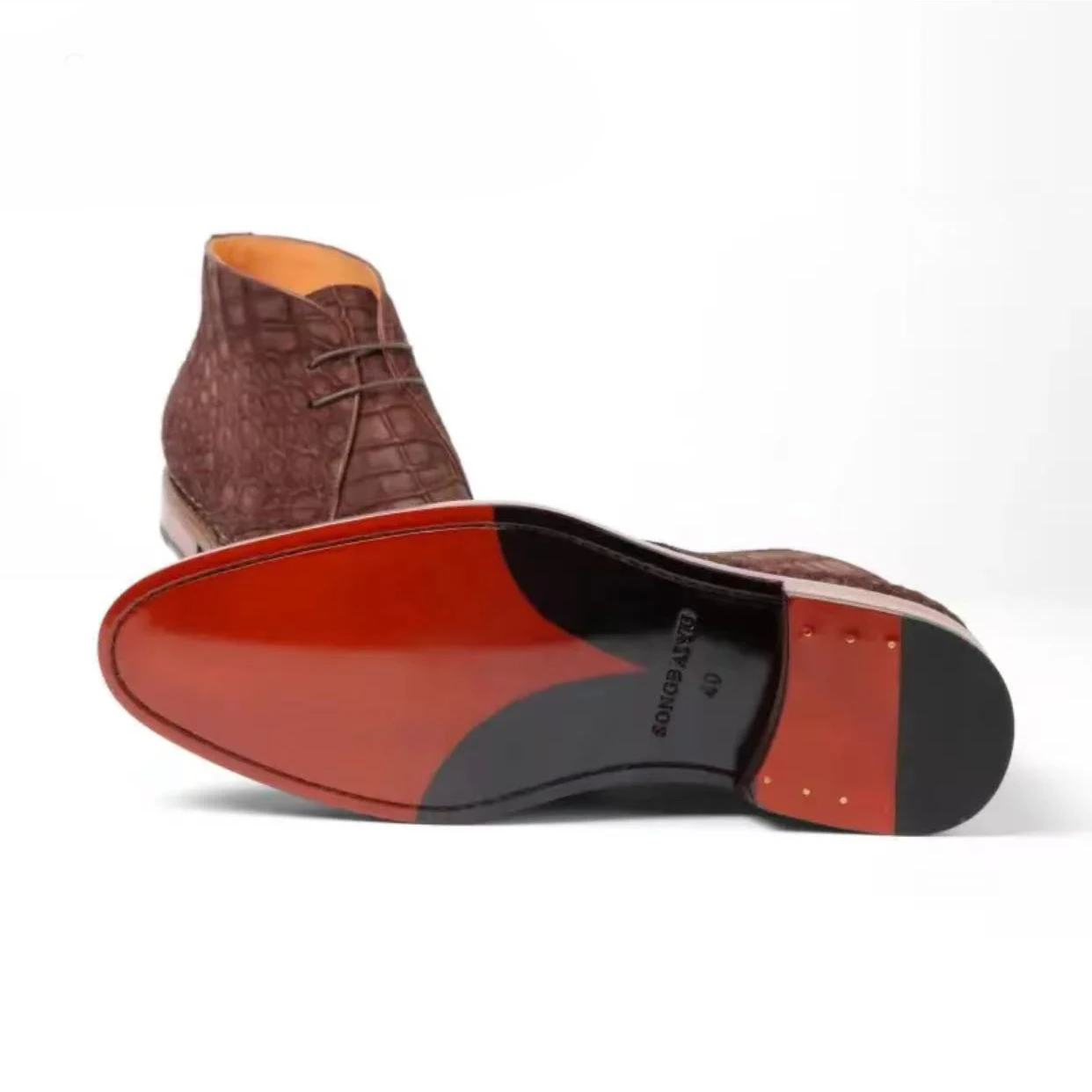 Chue neue Herrenschuhe, formelle Herrenschuhe, Hochzeits-, Business- und Büroschuhe, Stiefel für Herren, matte Krokodilschuhsohle. – Detail 8