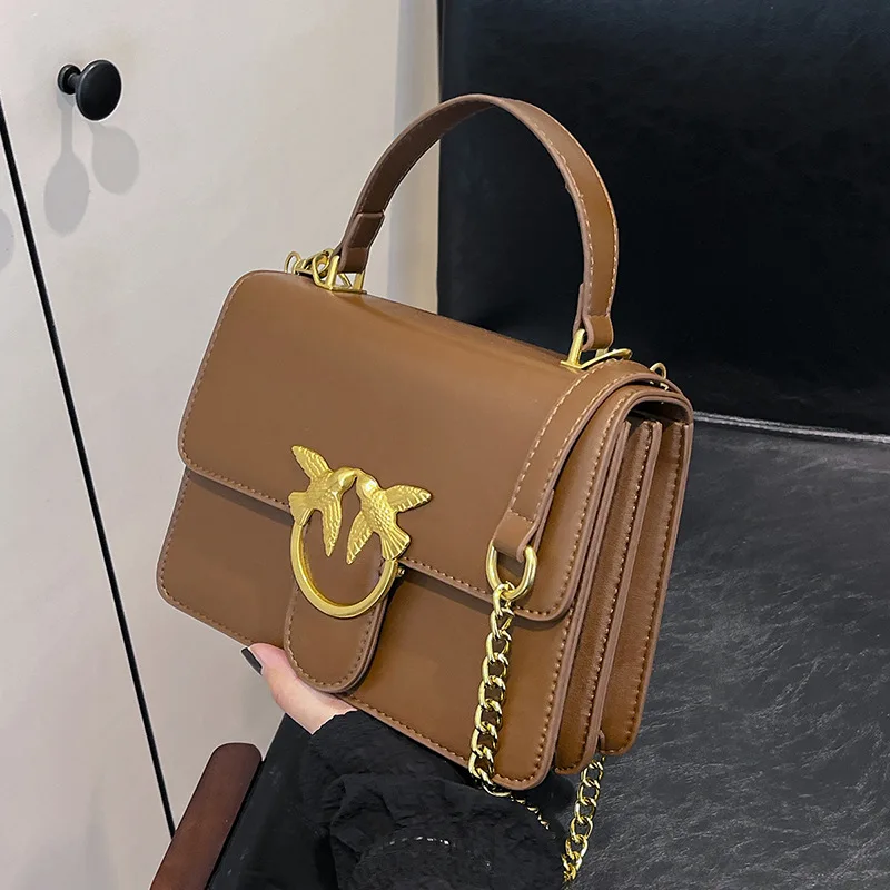 

2025 Fashion Noble Explosive Women's Bag - New Versatile Design, High Temperament Chain, Popular Underarm/Crossbody