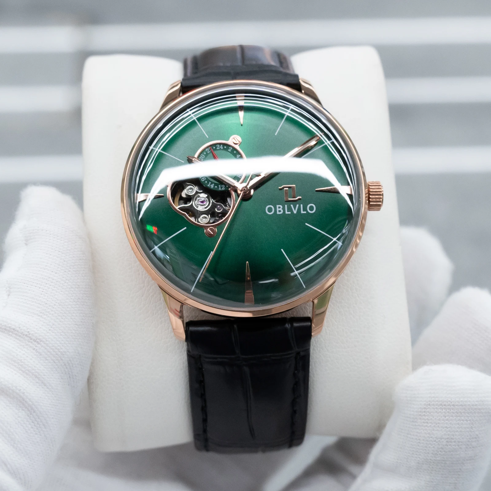 

Мужские роскошные часы OBLVLO: золотисто-зеленые, автоматические, механические, классические, с турбийоном, кожаный ремешок, новые (NW)
