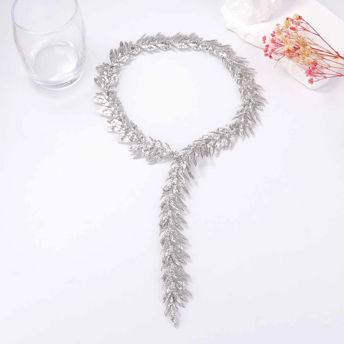 

ZAA Personality Leaf Metal Necklace for Women Y2k Jewelry Long Charm Necklaces Statement Jewelry Neck Accessories
