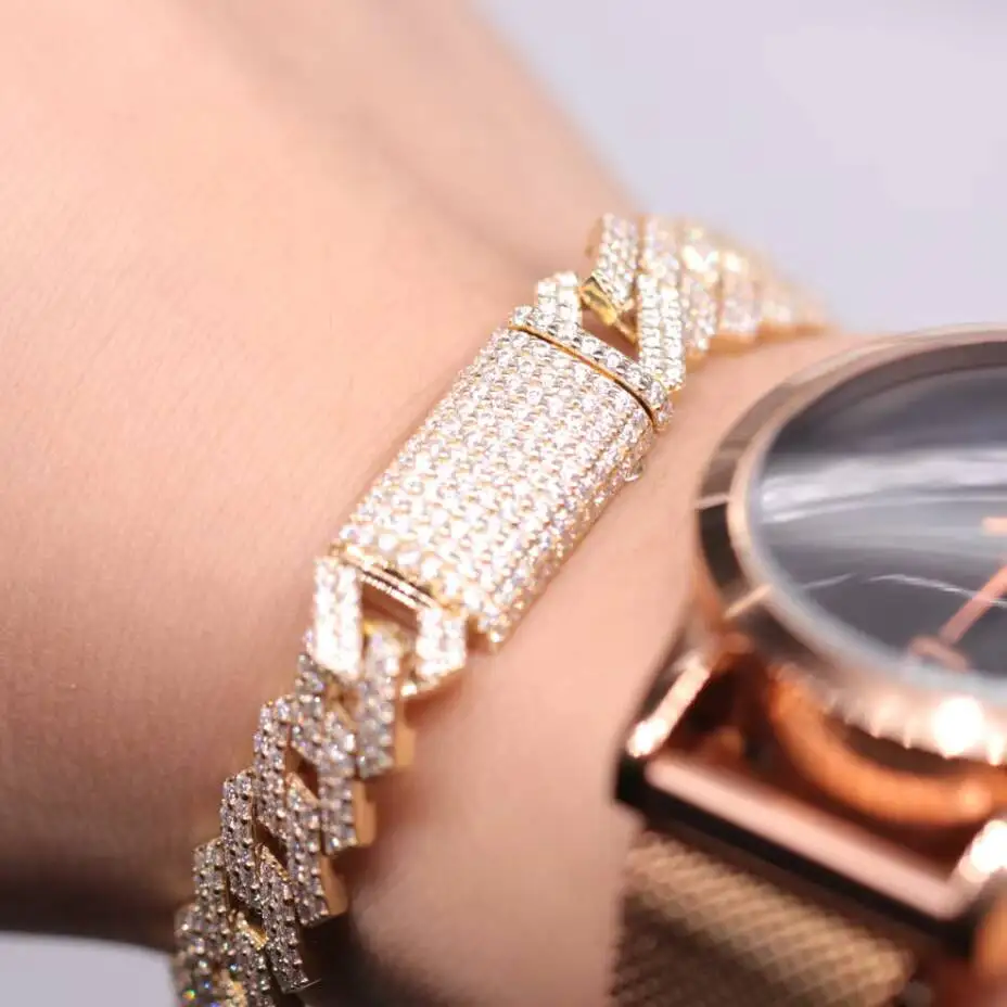 Fashion Hip Hop Jewelry Iced Out 7 Inches 10K Gold Cuban Link WhiteVVS Pass Diamond Tester Moissanite Cuban Bracelet..