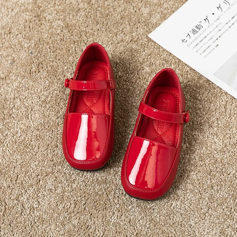 Zapatos de cuero rojo para niñas, calzado pequeño y sencillo de princesa con cabeza cuadrada, novedad de 2024