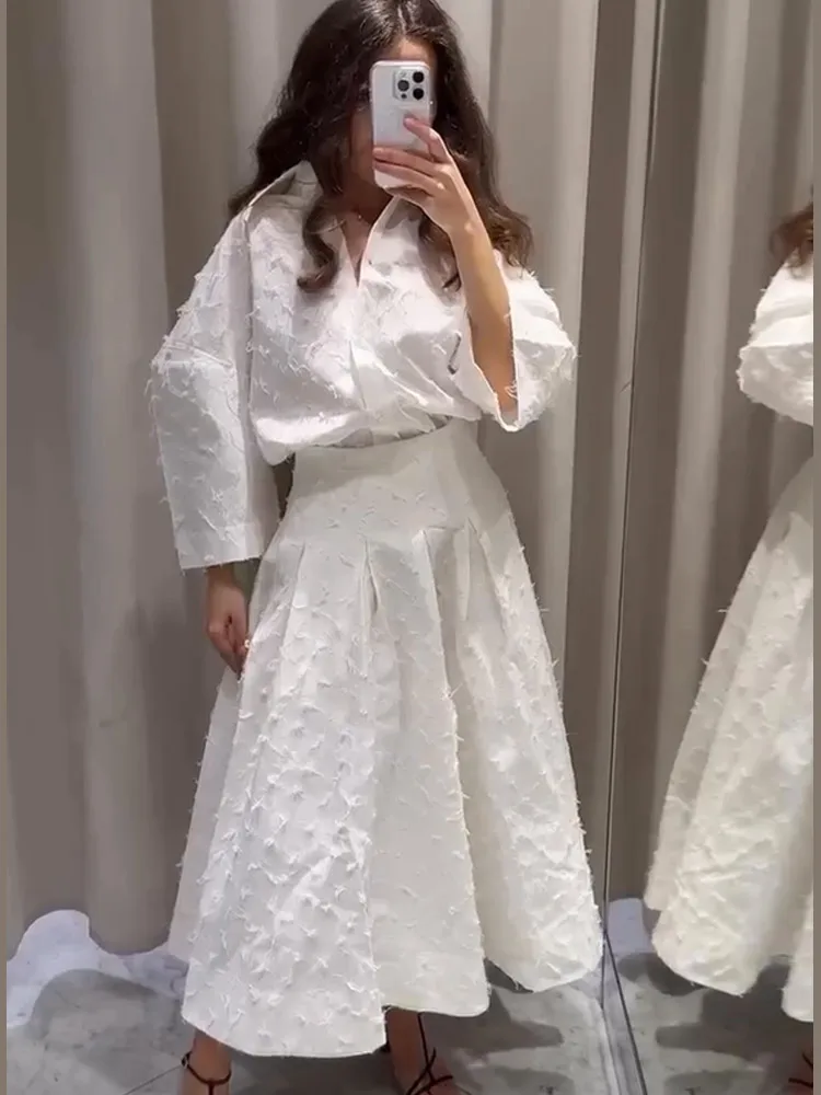 Элегантный белый атласный однобортный