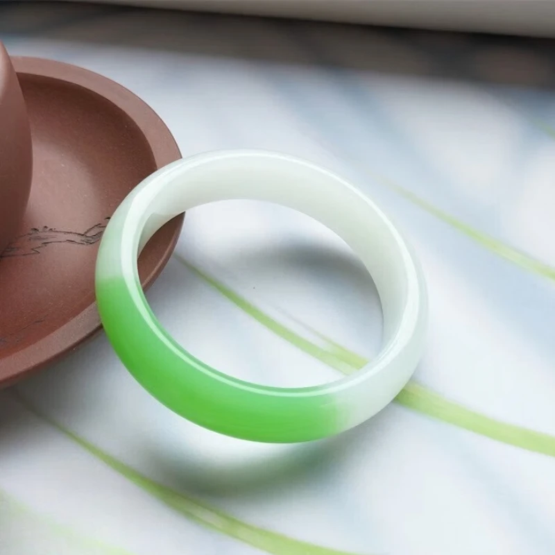 Classic Ethnic Green Bracelet, Suitable for Daily Wear and Wearing Jade Bracelet