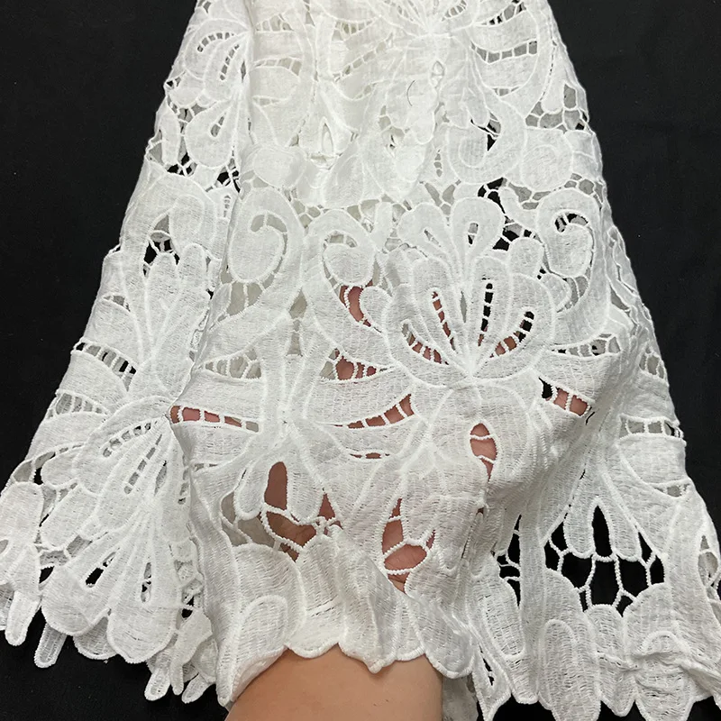 

Elegant large floral hollow water-soluble fabric, computer-embroidered milk silk lace fabric for African Dubai wedding dresses