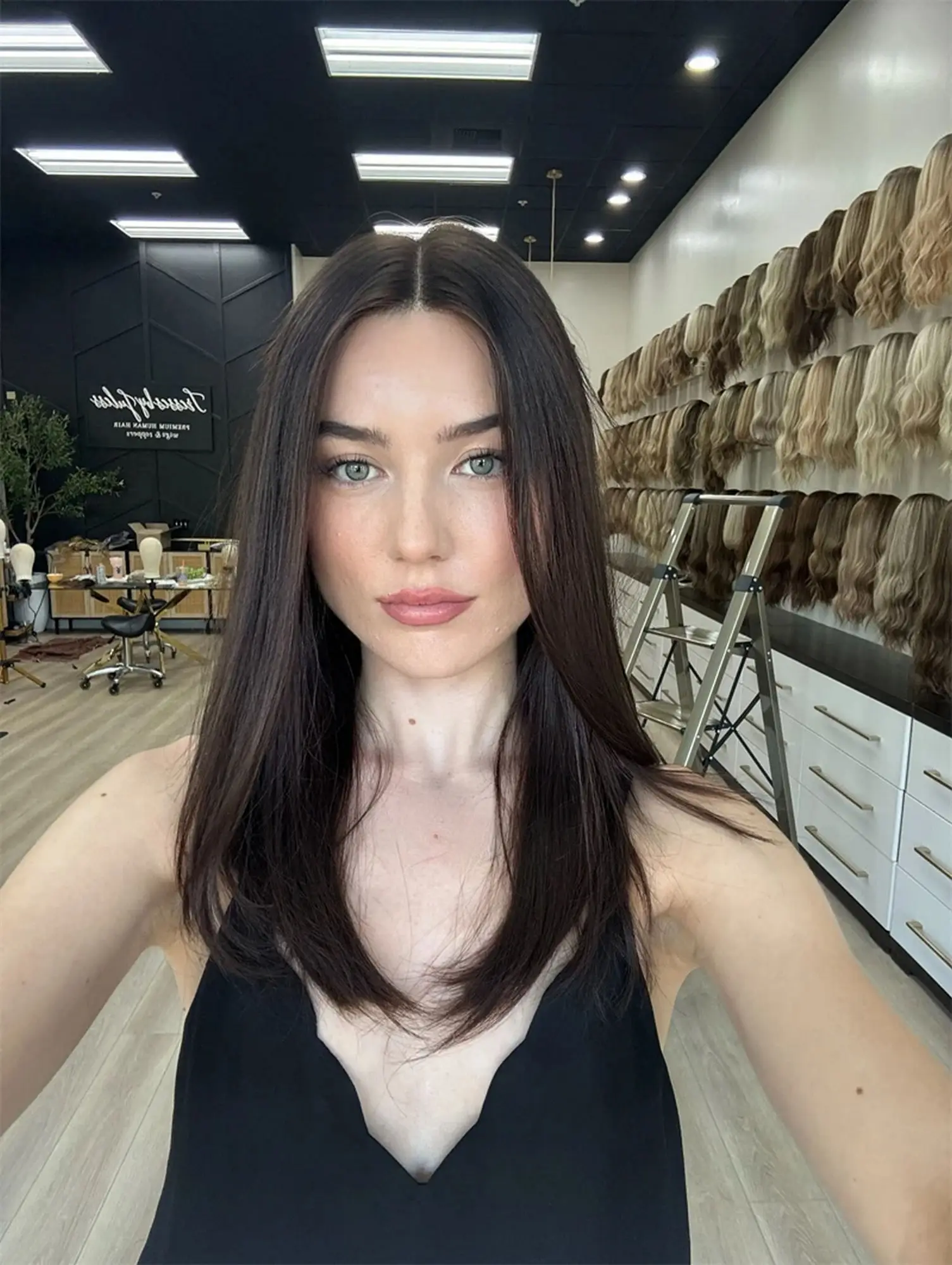 Easy To Wear 16 Inches Straight Ombre Dark Wigs Glueless 13*4 HD Lace Front Natural Wig 100% Premium Synthetic Fiber Wig Female