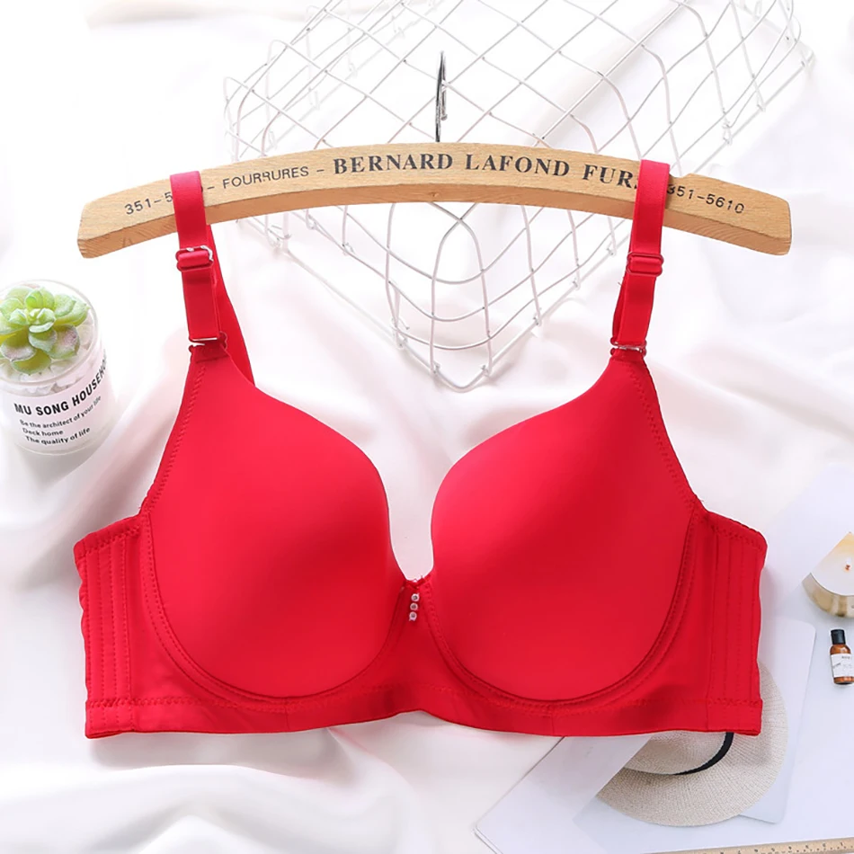 Achieve Confident Look with Plus Size Cup No Underwire Bra Push Up Design Light Padding Natural Lift Suitable Variety of Outfits