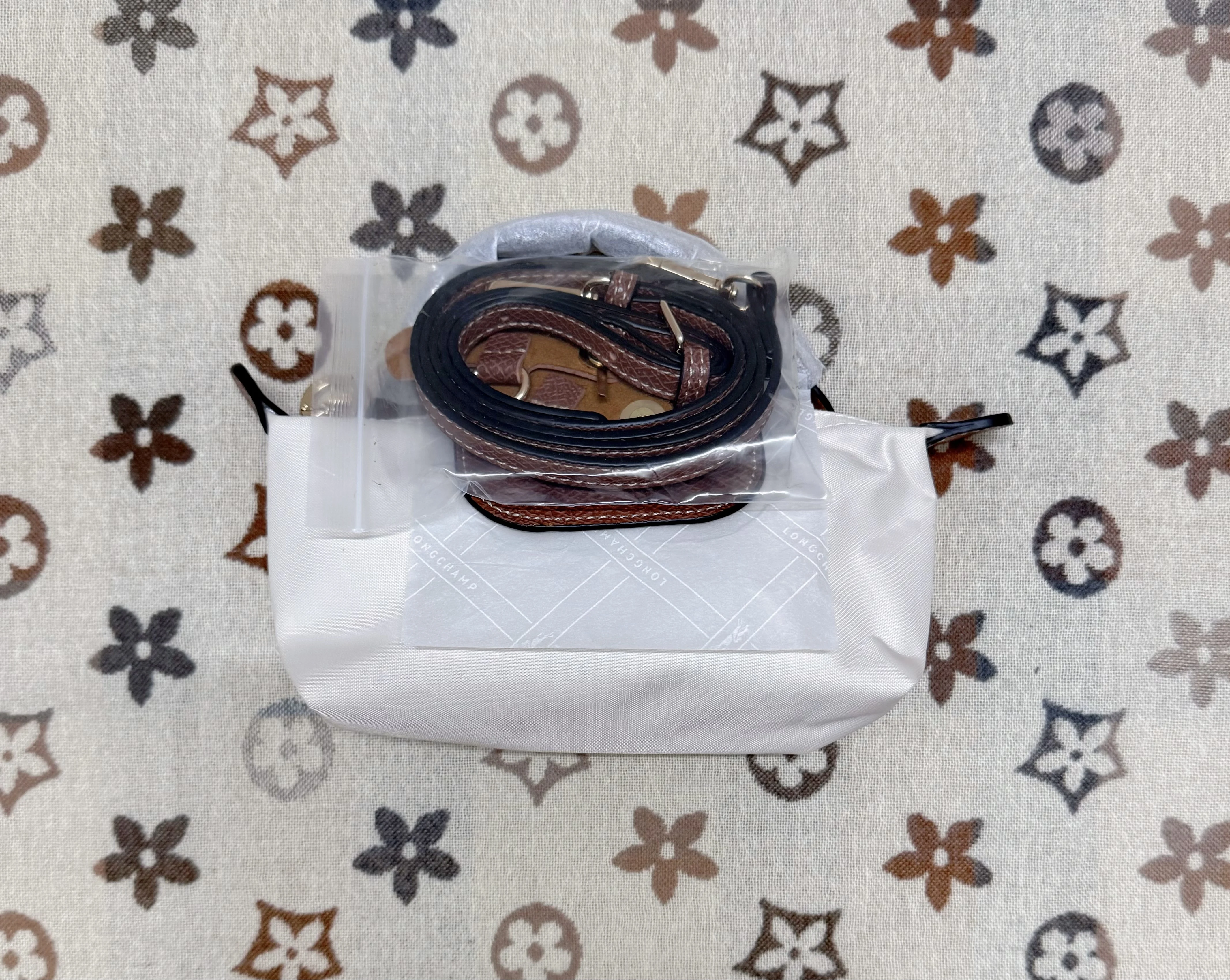 Popular lightweight nylon leather splicing handbag, women's multifunctional shoulder bag, adjustable shoulder strap, daily commu