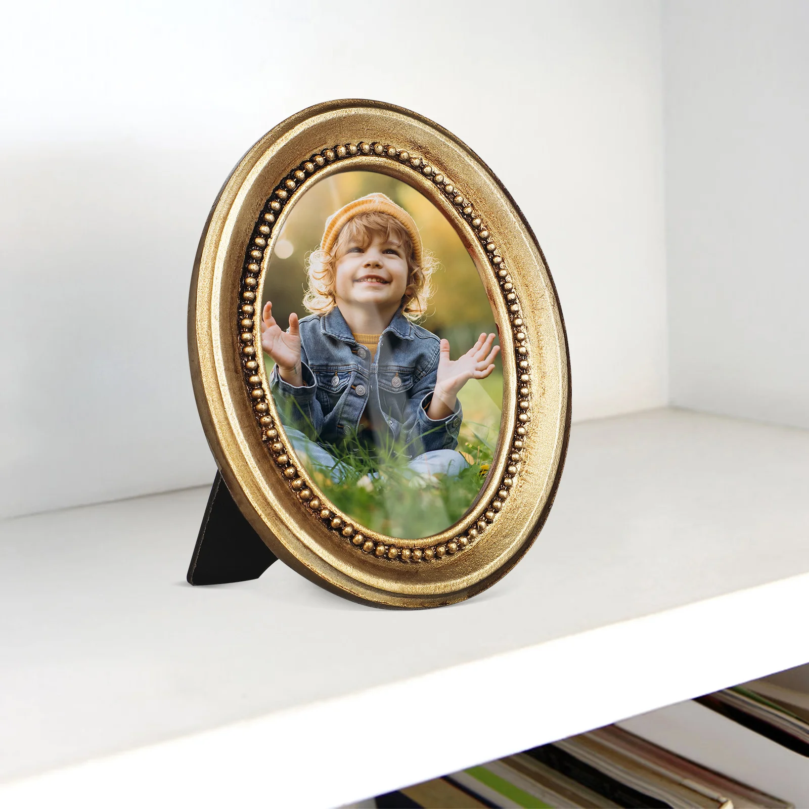 

Oval Picture Frame Vintage Resin Photo Holder Small Wall Hanging Frame for Desk Display Retro Decorative Prop
