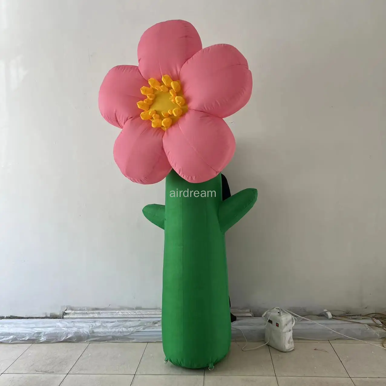 Modèle de fleur gonflable avec lumière colorée LED, thème de plantes à fleurs, plante artificielle, événement, décoration de scène, publicité