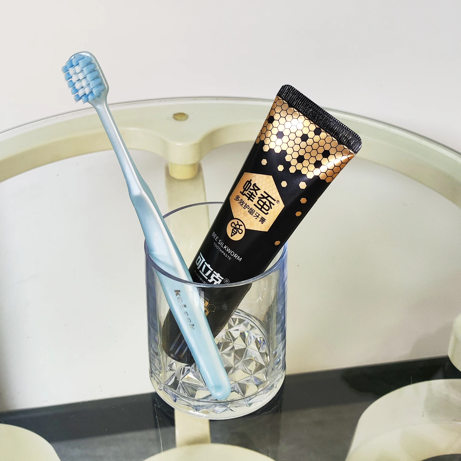 

KeLeek Multi Effect Gingival Protection Toothpaste stain removal Whitening Bad breath repair Fresh family pack 7pcs