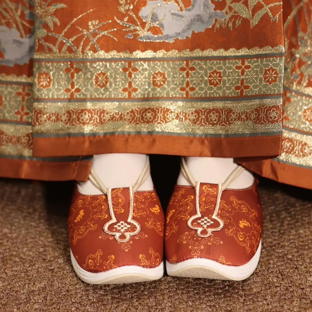 

Ver2025 satile HanfuShoes Antique EmbroideredShoes Red Cloth Shoes FlatShoes Han Shoes Tang Dynasty RuyiShoes Upturned Toe Shoes